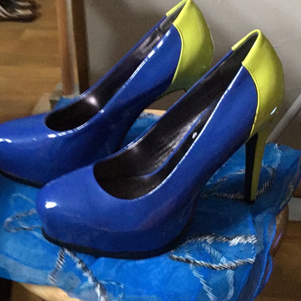 Ladies heels 7 1/2 med. heel is 5” high
